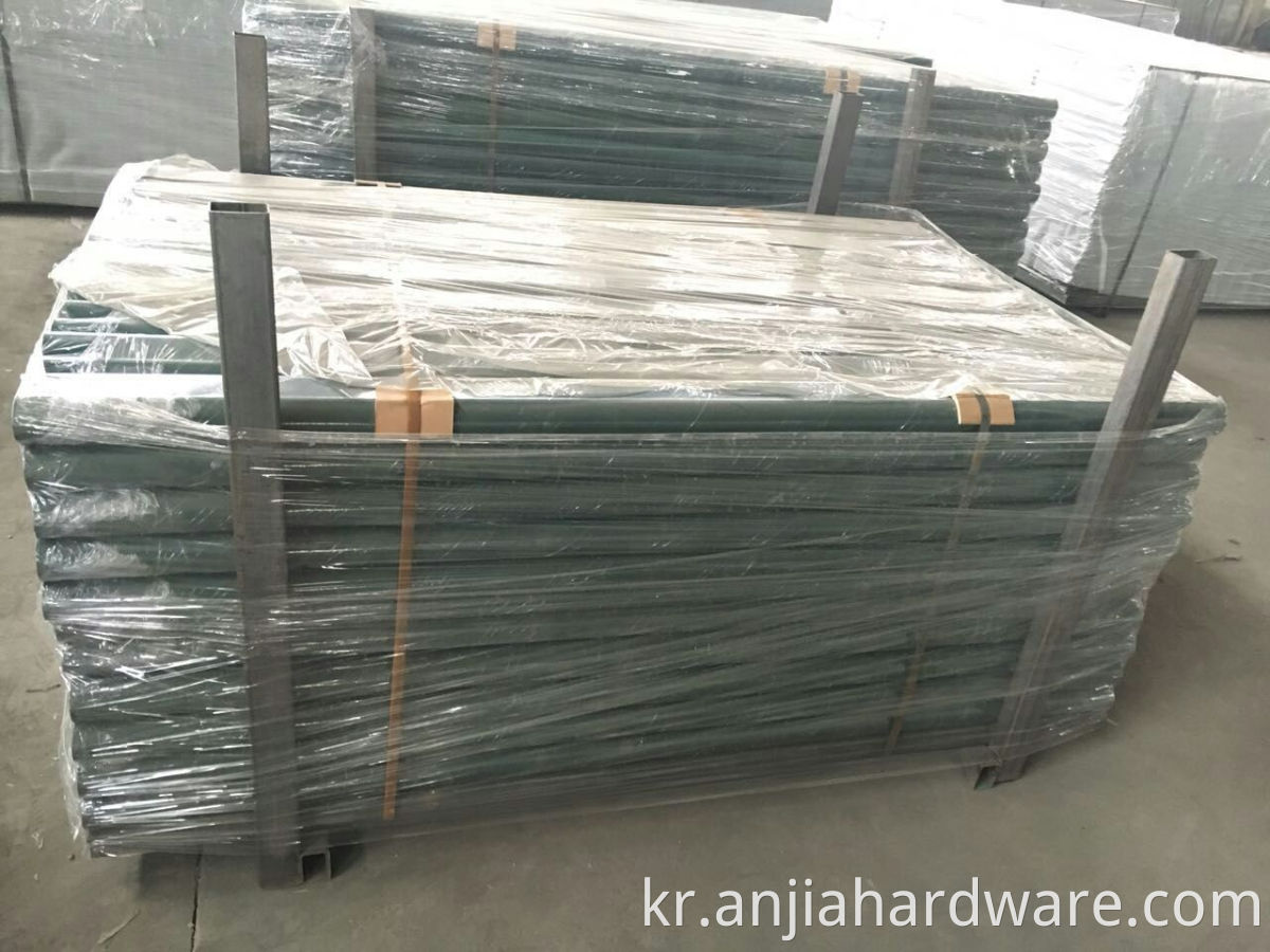 packing of fence panel 